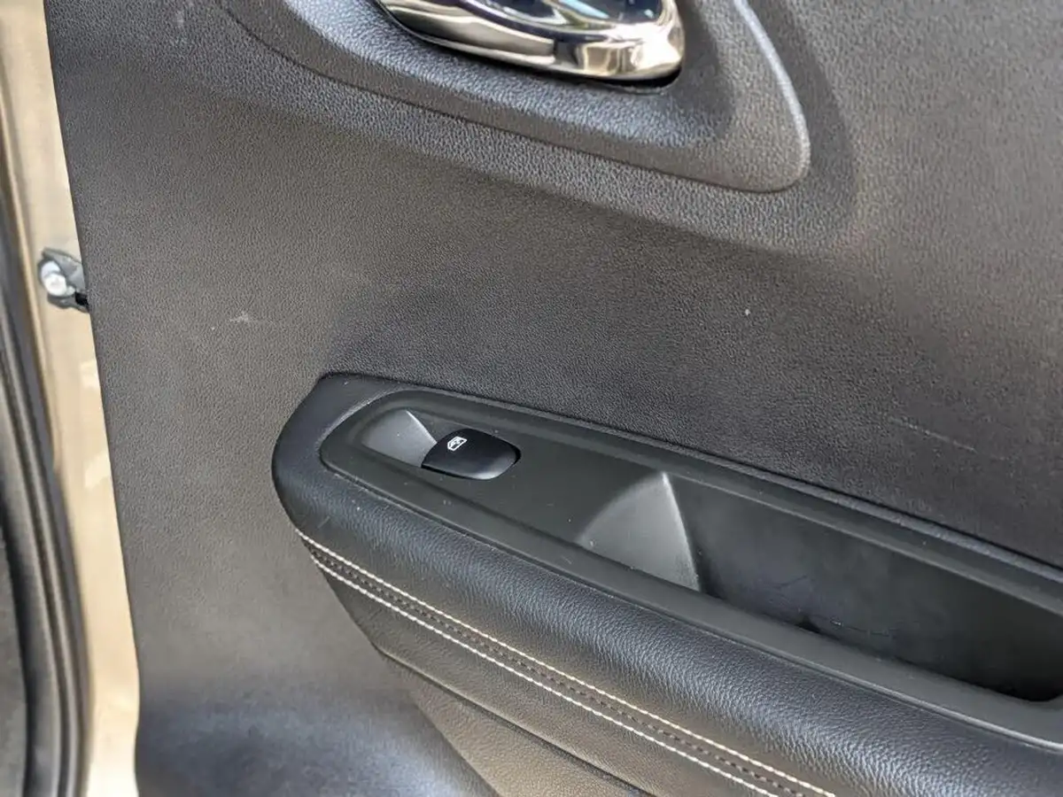 2018-renault-kadjar-12-tce-signature-nav-1197cc-edc-auto-big-31
