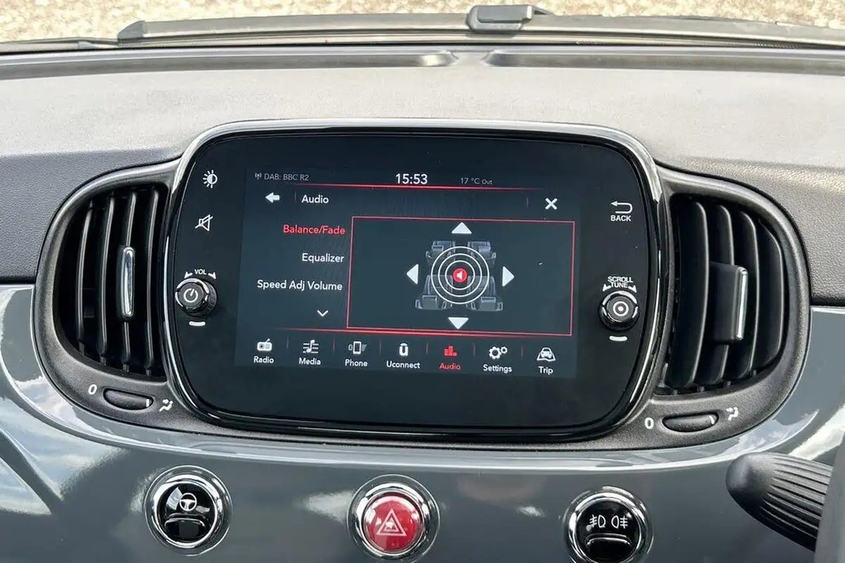 2022-fiat-500-10-dolcevita-big-10