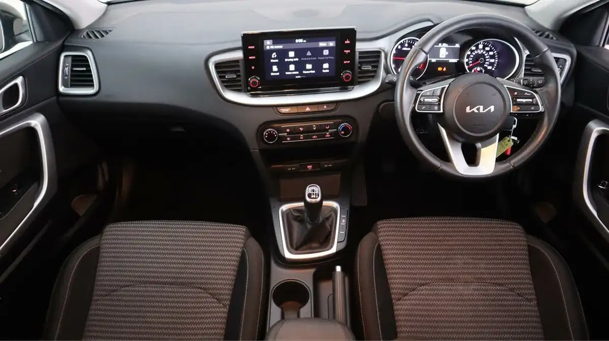 2022-kia-xceed-10-t-gdi-2-big-12