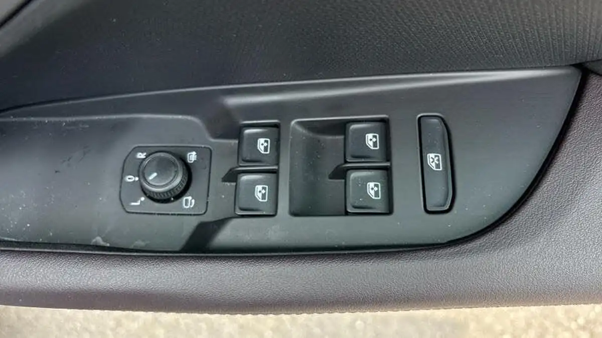 2025-cupra-terramar-15-e-hybrid-vz-first-edition-big-35