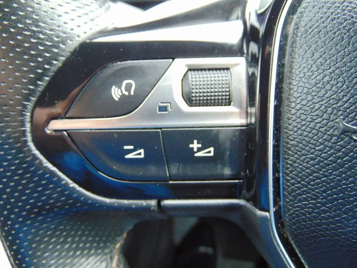 2017-peugeot-3008-suv-16-bluehdi-gt-line-big-27