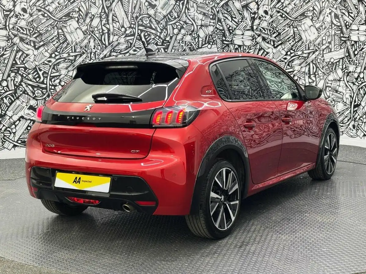 2022-peugeot-208-12-puretech-gt-100ps-big-10