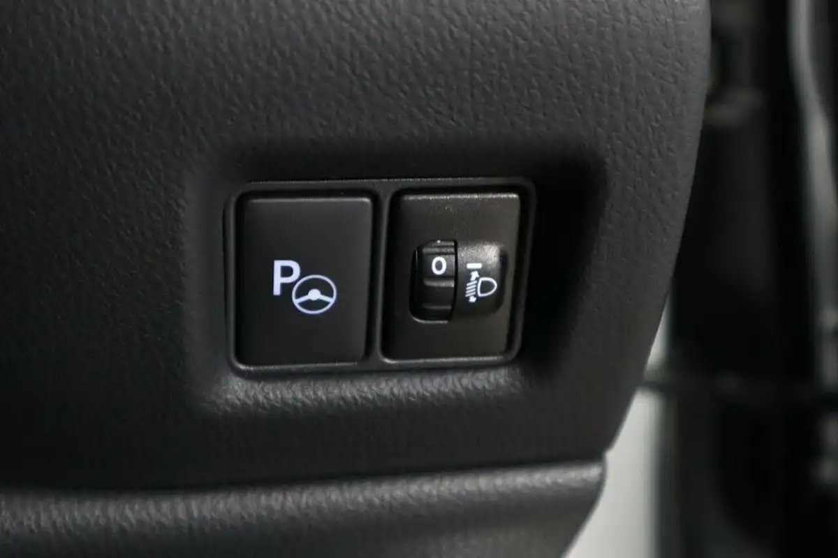 2022-toyota-c-hr-18-vvt-i-design-big-21
