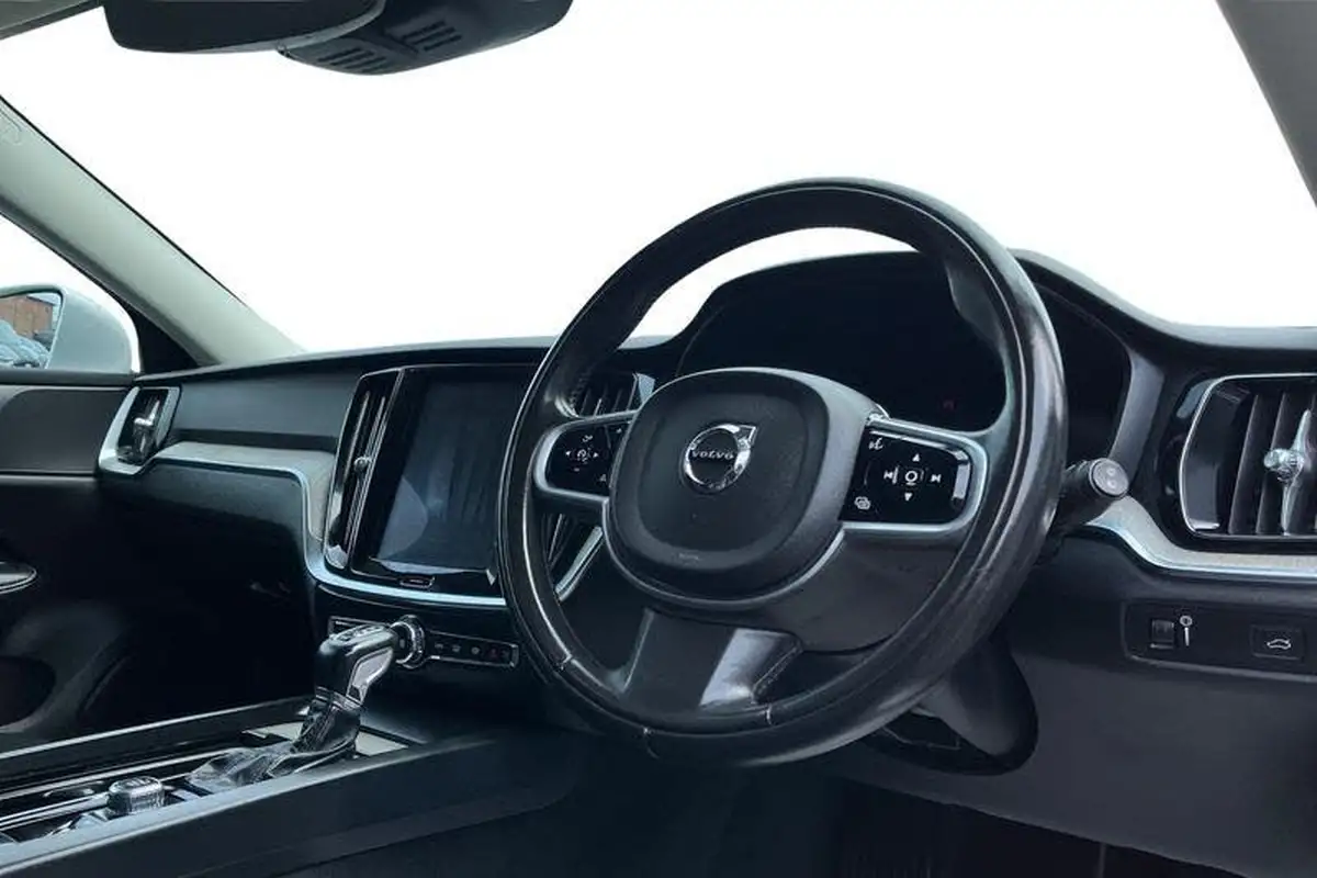 2019-volvo-v60-20td-d4-inscription-plus-geartronic-big-8