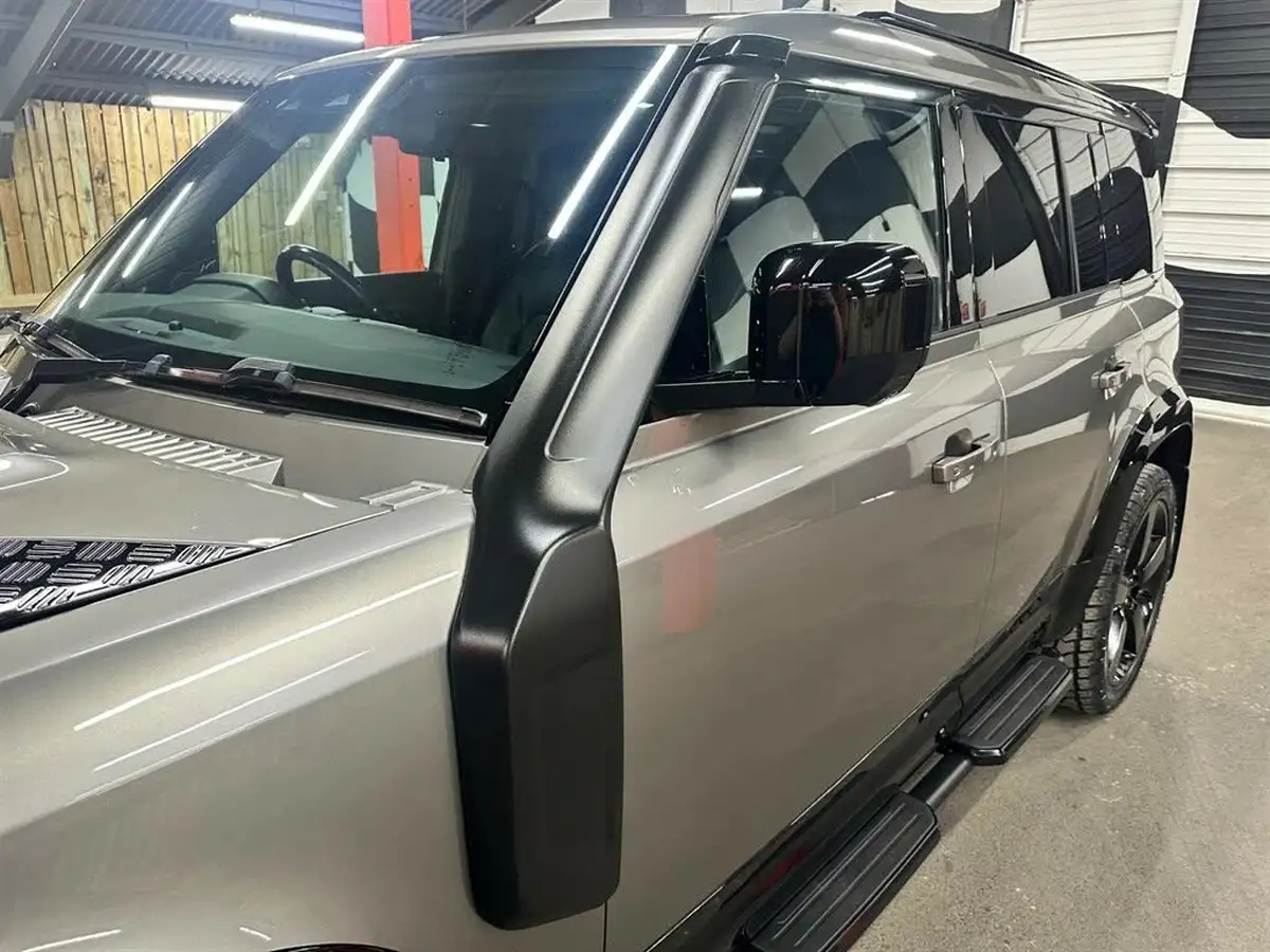 2021-land-rover-110-defender-30-d300-hard-top-hse-110-big-12