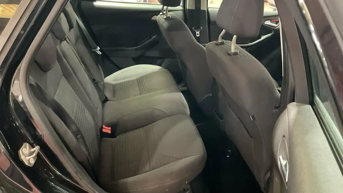 2015-ford-focus-16-titanium-estate-big-8