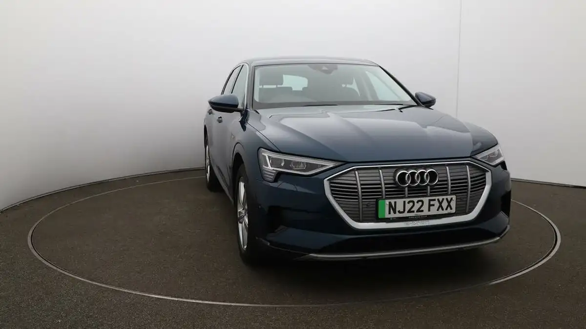 2022-audi-e-tron-55e-technik-station-wagon-big-33