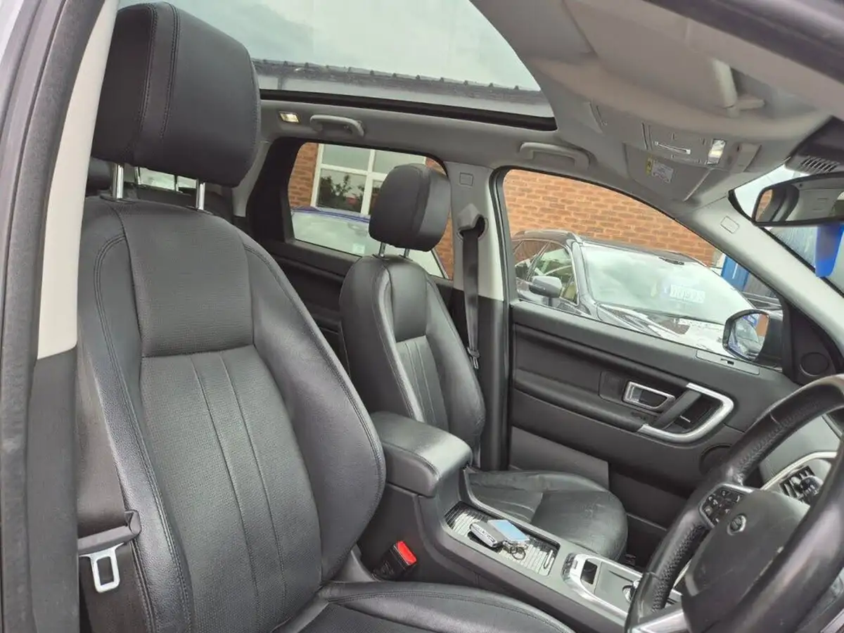 2017-land-rover-discovery-sport-20sd4-hse-black-big-15