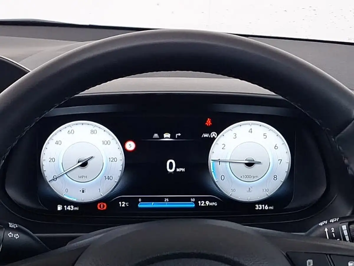 2024-hyundai-i20-10-t-gdi-advance-big-10