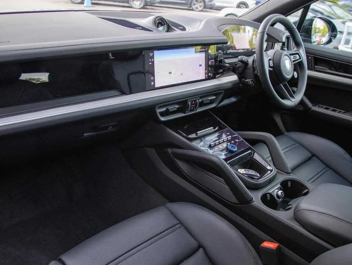 2025-porsche-cayenne-30-v6-353ps-station-wagon-big-9