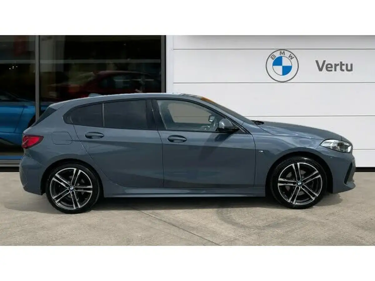 2022-bmw-1-series-15-118i-m-sport-lcp-dct-big-2