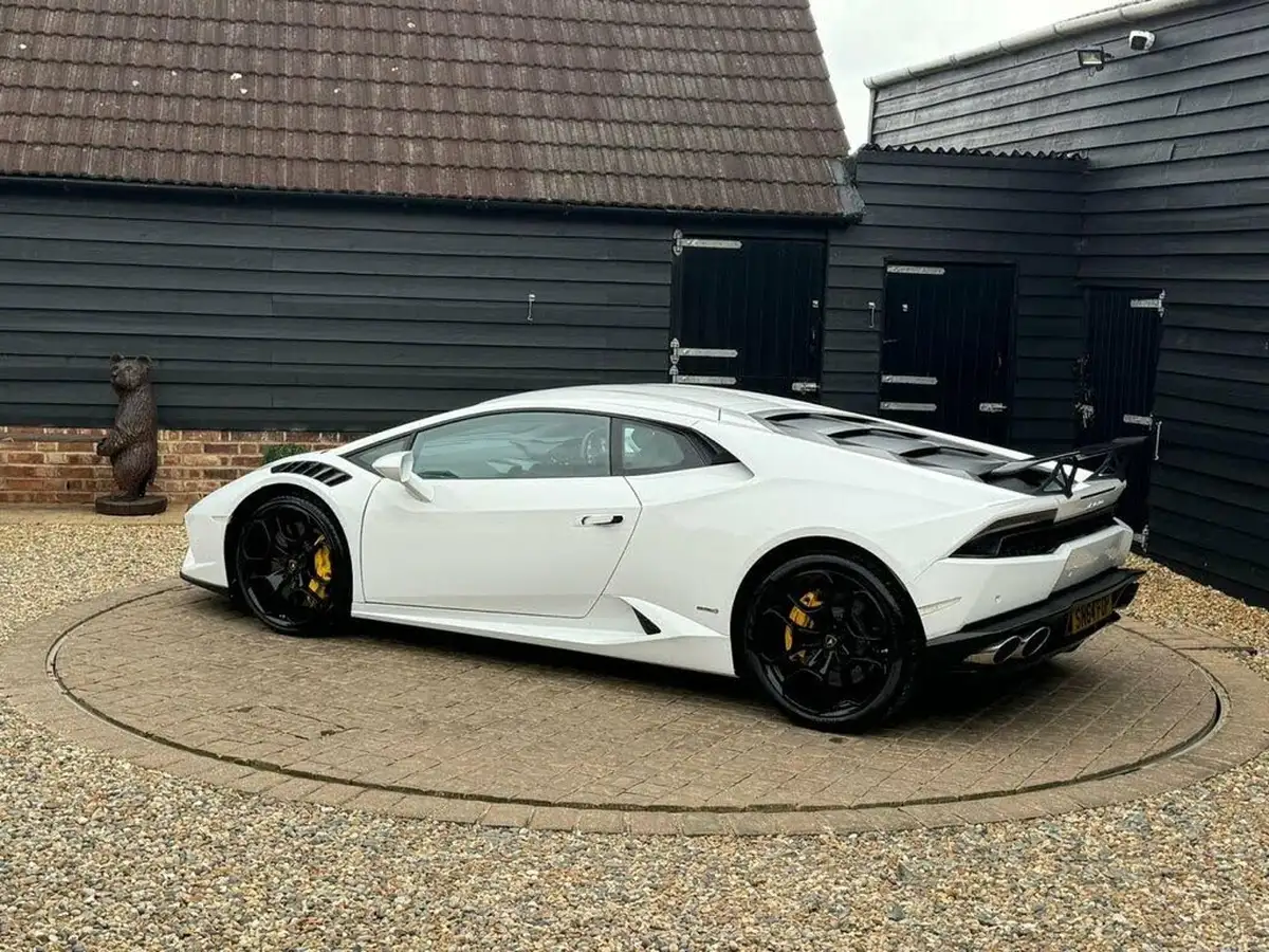 2014-lamborghini-huracan-lp-610-4-big-27