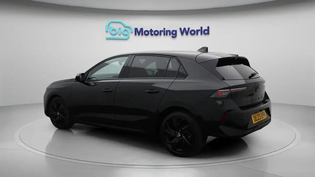 2023-vauxhall-astra-12-turbo-gs-hatchback-auto-big-5