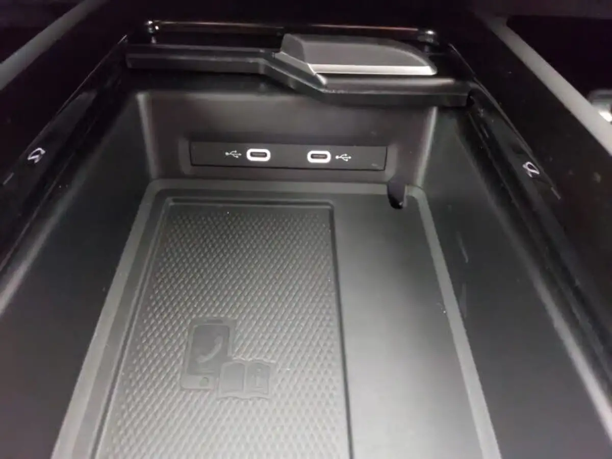 2024-volkswagen-id7-e-launch-edition-big-15