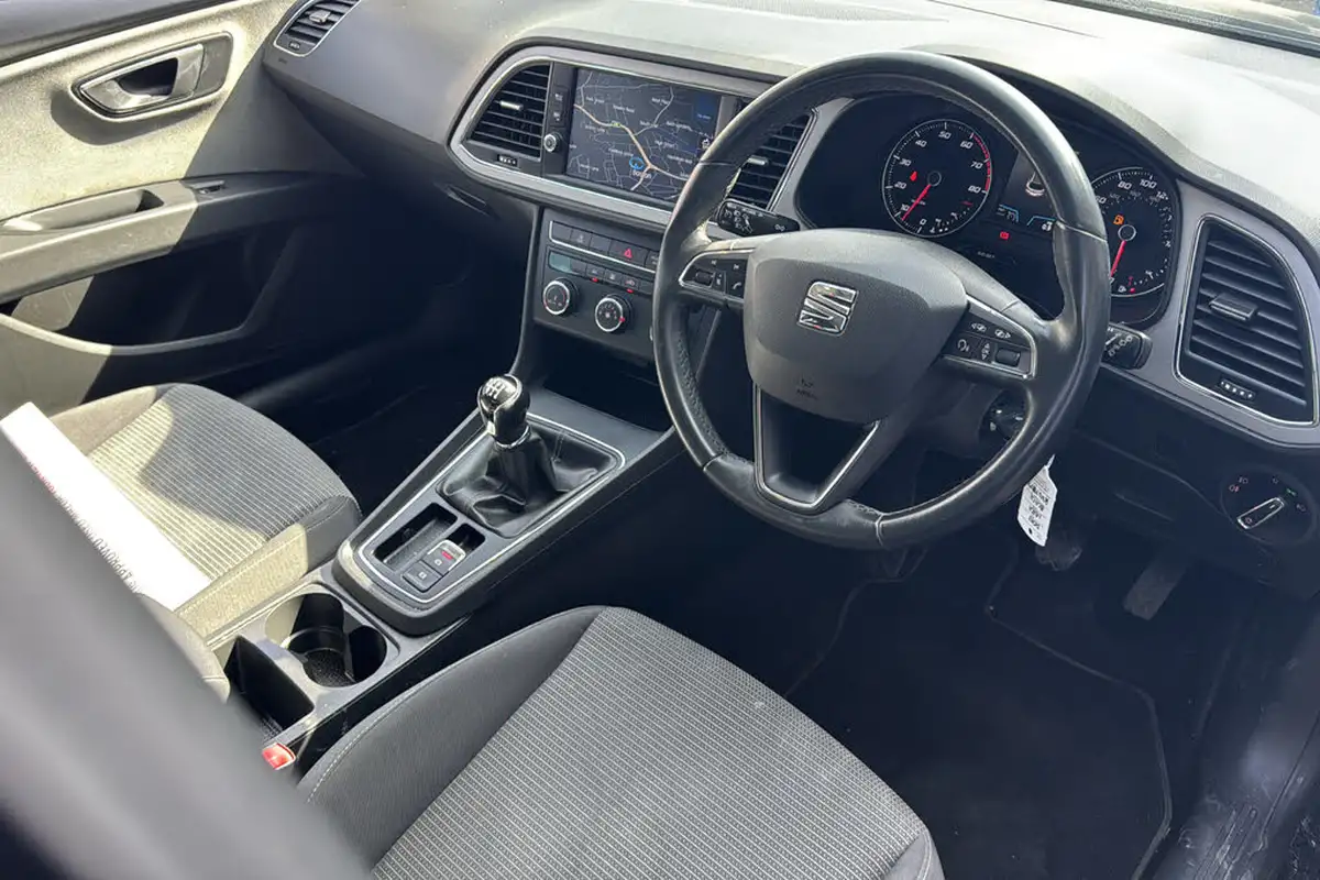 2017-seat-leon-12-tsi-se-dynamic-technology-hatchback-big-8