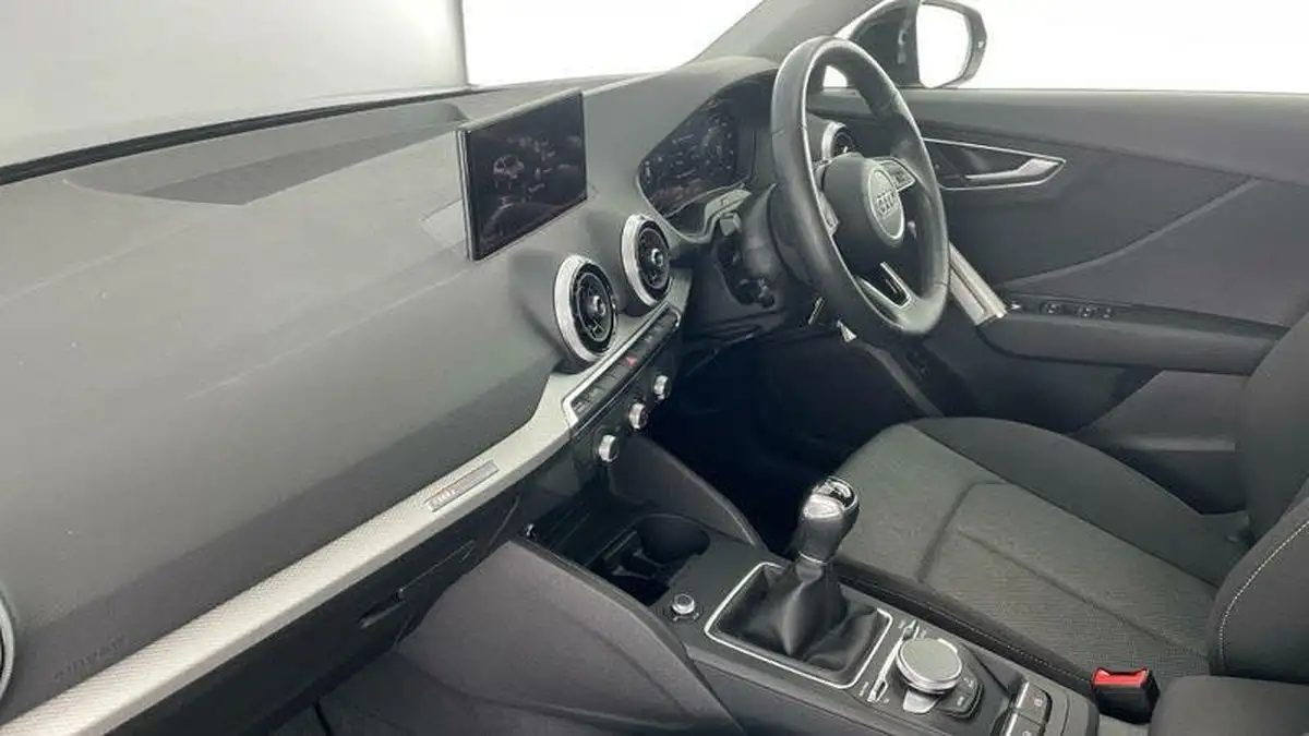 2022-audi-q2-10-30-tfsi-sport-big-1
