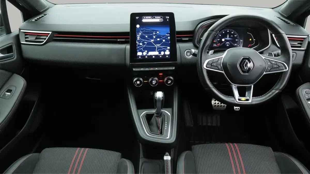 2020-renault-clio-13-tce-rs-line-big-13