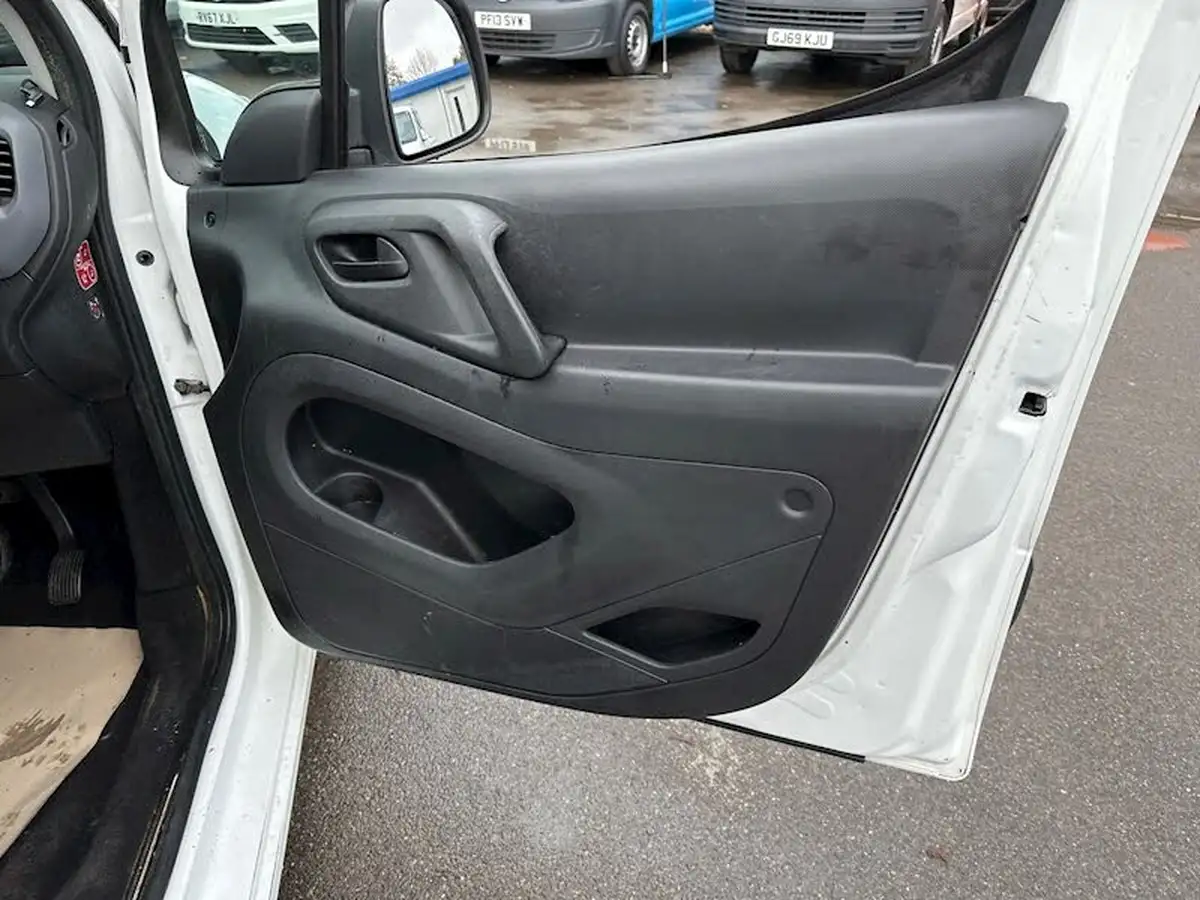 2018-peugeot-partner-16bluehdi-s-l2-756-panel-big-34