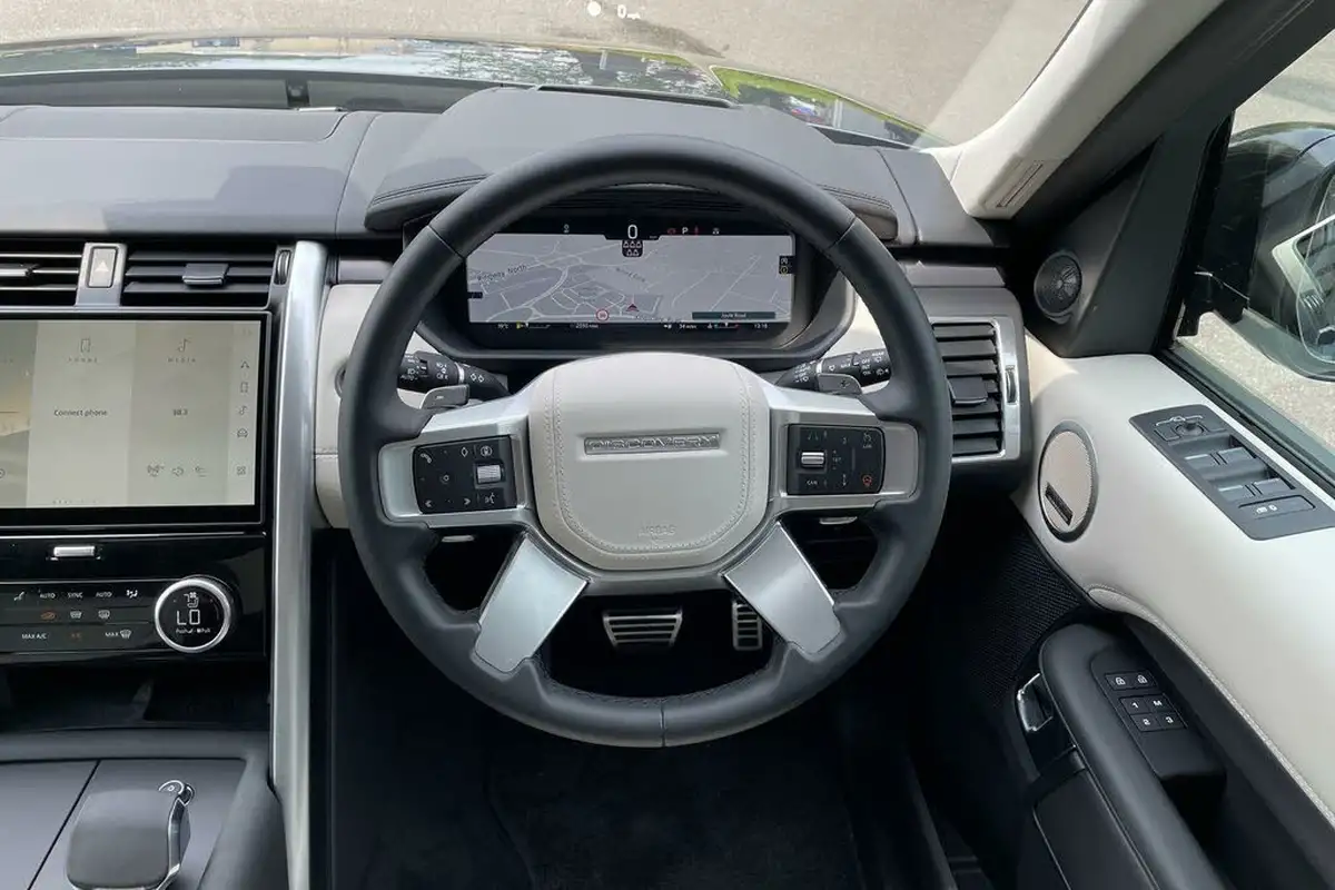 2025-land-rover-discovery-30-d350-metropolitan-edition-big-11