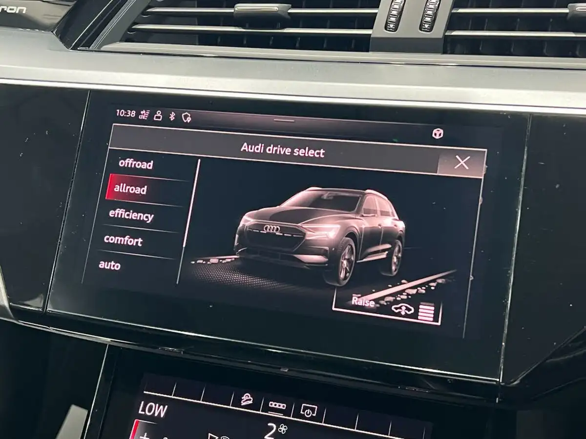 2021-audi-e-tron-50e-technik-station-wagon-big-48
