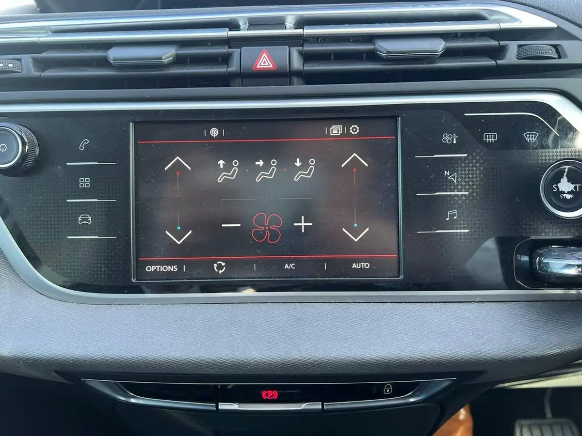 2017-citroen-c4-picasso-16bluehdi-feel-eat6-big-12