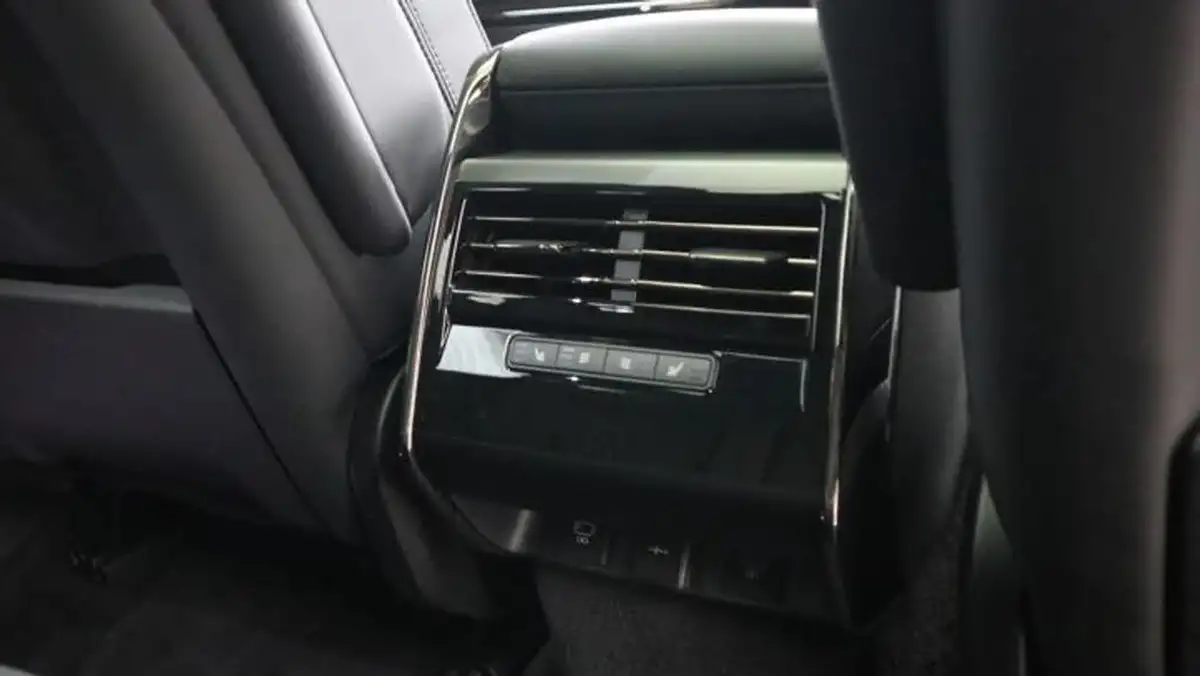 2023-land-rover-range-rover-sport-30-d300-dynamic-se-big-17
