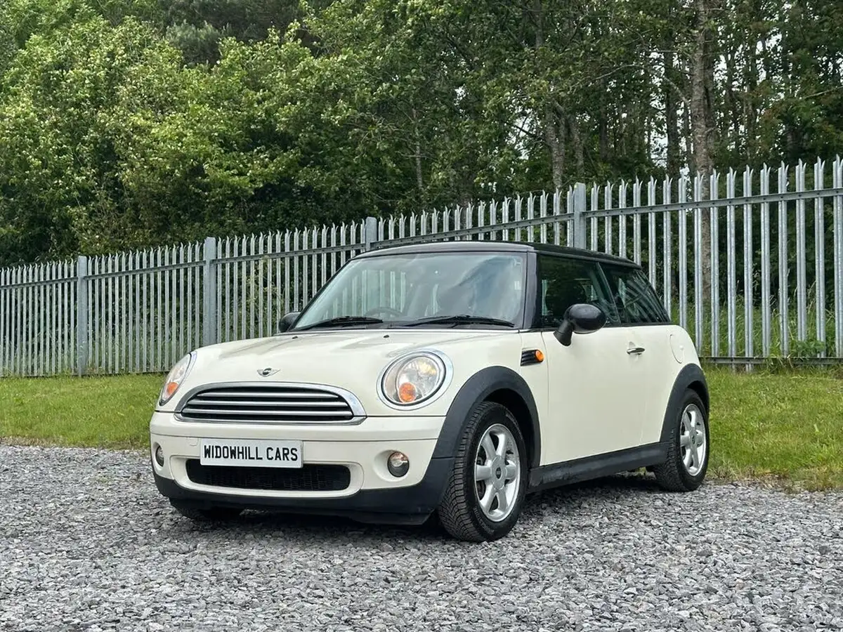 2009-mini-cooper-16-cooper-120bhp-hatchback-3d-big-2