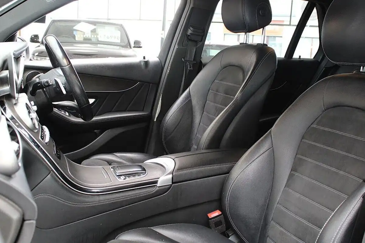 2019-mercedes-benz-glc-class-20d-glc220d-amg-line-station-wagon-5d-4matic-plus-big-23