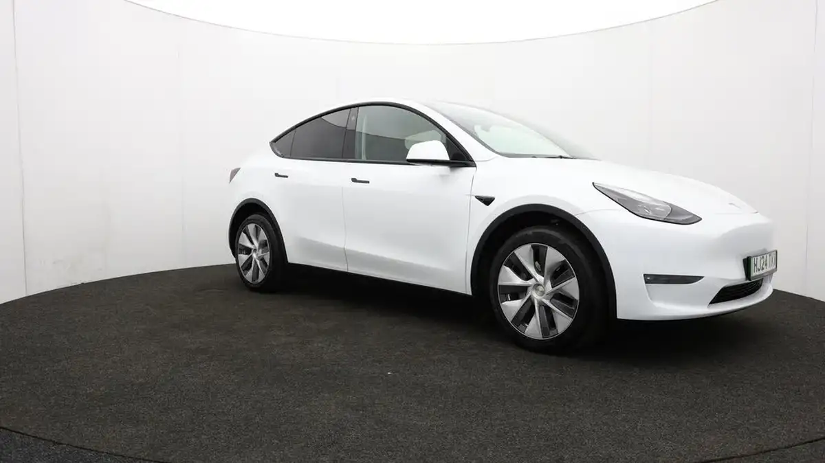 2024-tesla-model-y-e-long-range-306bhp-awd-big-42