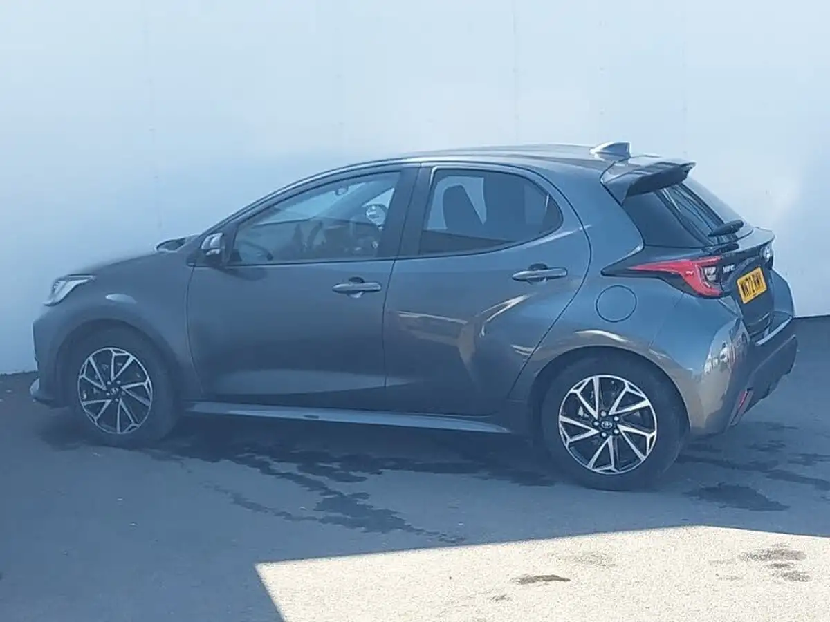 2022-toyota-yaris-15-vvt-i-design-big-3