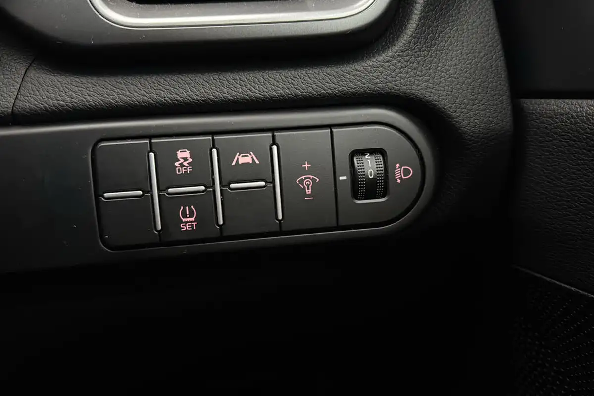 2024-kia-xceed-15-t-gdi-2-138bhp-big-27