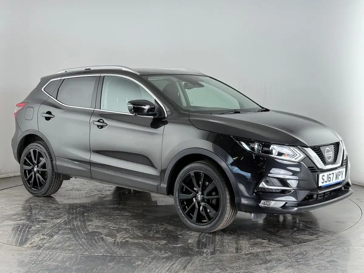 2017-nissan-qashqai-12-dig-t-n-connecta-glass-roof-pack-xtronic-cvt-big-0