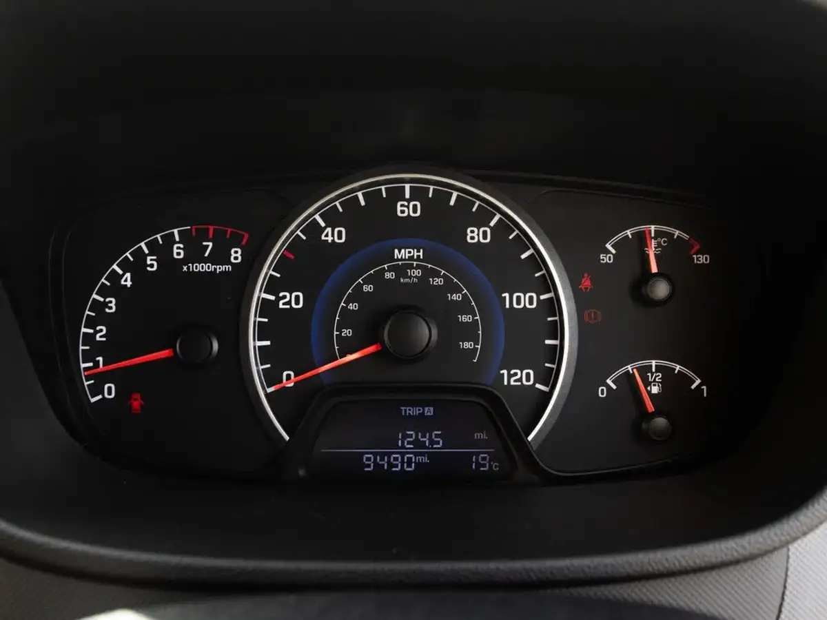 2017-hyundai-i10-10-se-big-14