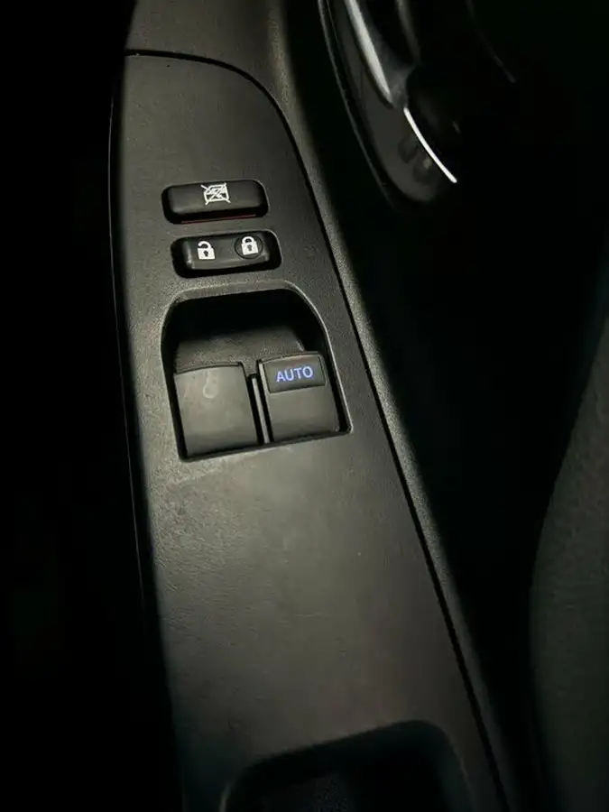 2019-toyota-yaris-15-vvt-i-icon-111bhp-1496cc-big-32