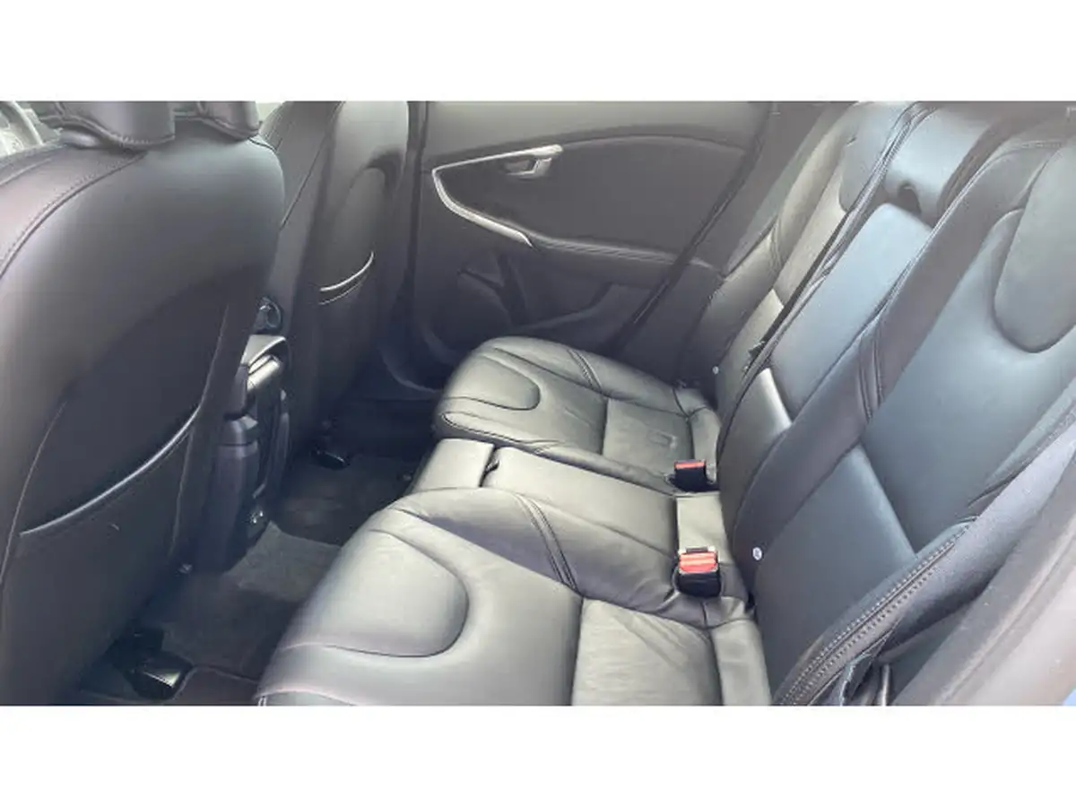2019-volvo-v40-20td-d3-inscription-edition-big-9