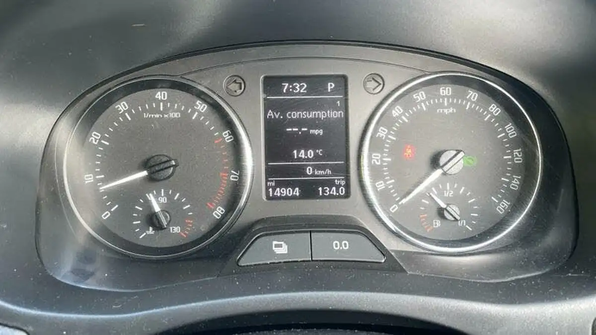 2014-skoda-fabia-12-elegance-hatchback-dsg-big-19