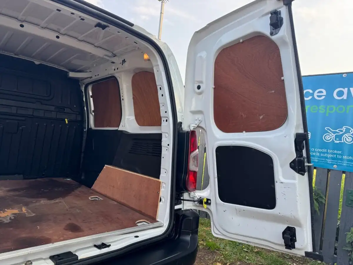 2021-citroen-berlingo-15bluehdi-650-enterprise-ss-big-12