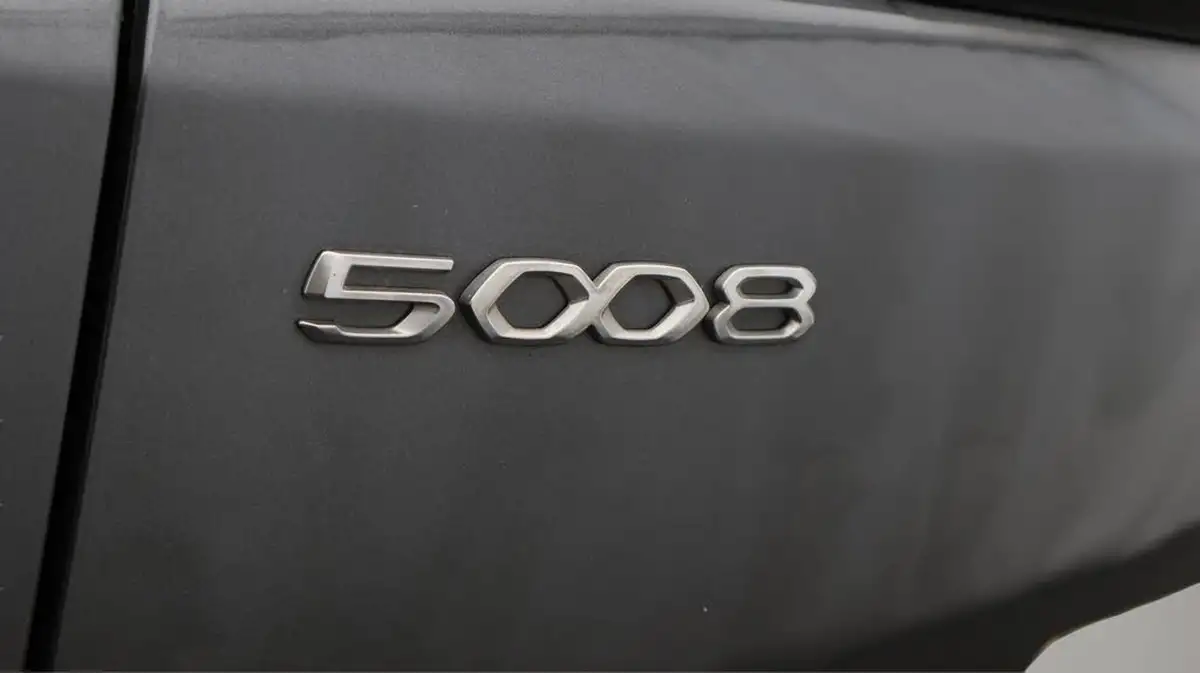 2021-peugeot-5008-suv-12-puretech-allure-premium-big-24