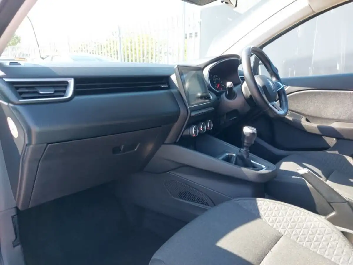 2020-renault-clio-10-sce-iconic-75bhp-big-4