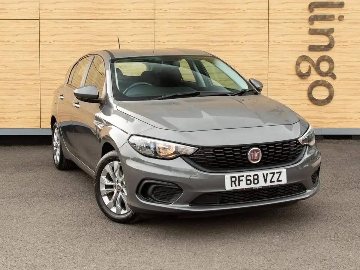 2018-fiat-tipo-14-easy-hatchback-big-0