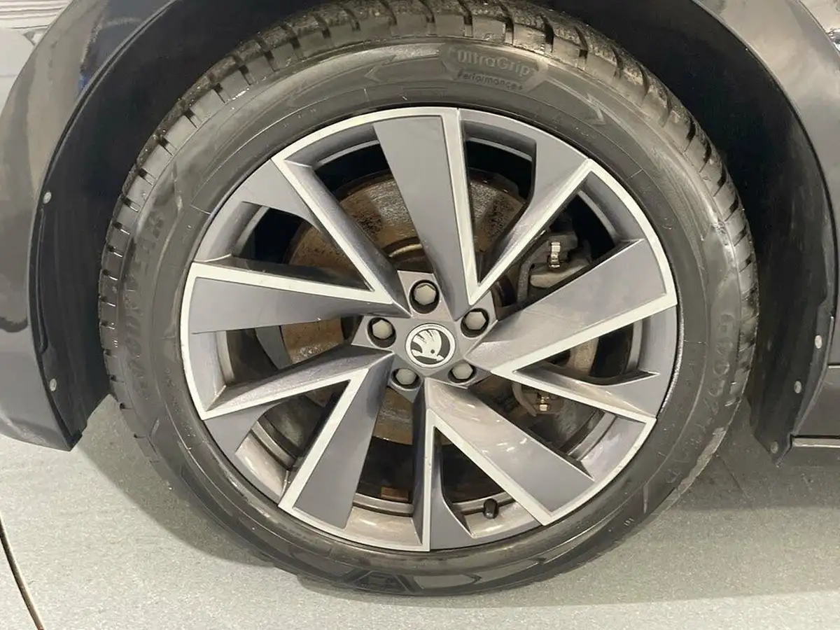 2021-skoda-enyaq-e-80-sportline-big-8