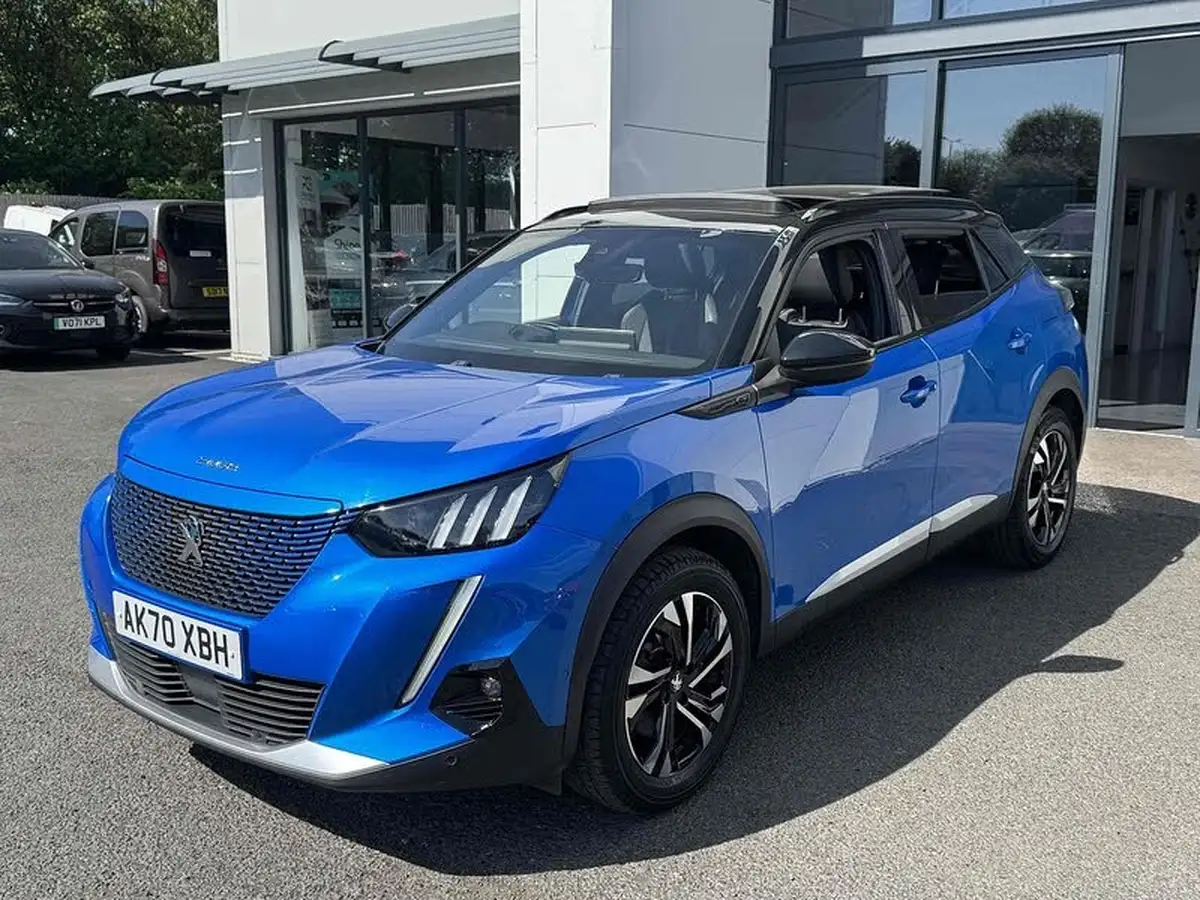 2021-peugeot-2008-suv-e-gt-big-51
