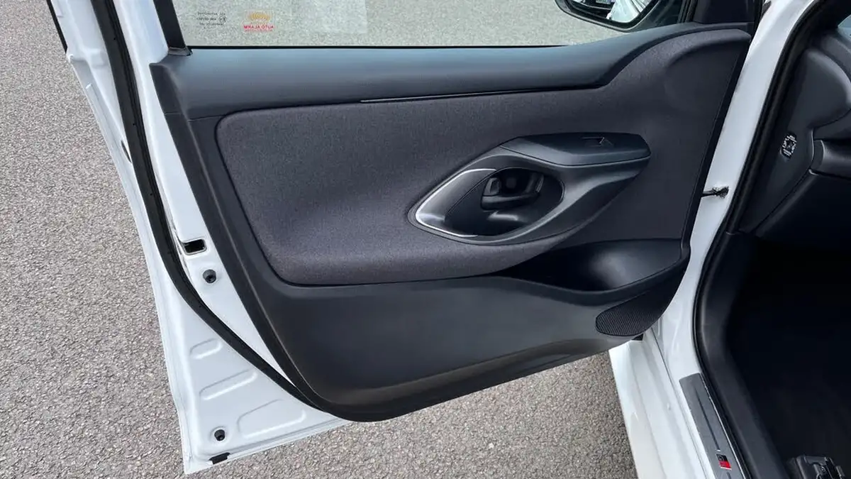 2022-toyota-yaris-15-vvt-i-gr-sport-big-34
