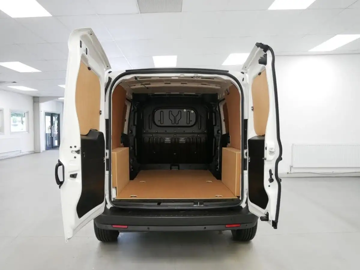 2022-fiat-doblo-cargo-16jtd-l2h1-maxi-tecnico-120bhpeu6d-panel-van-big-2