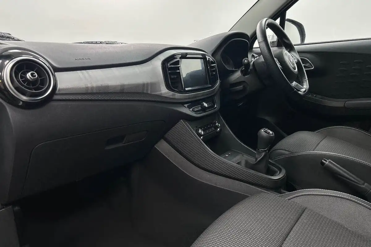 2022-mg-mg3-15-vti-tech-exclusive-nav-big-5