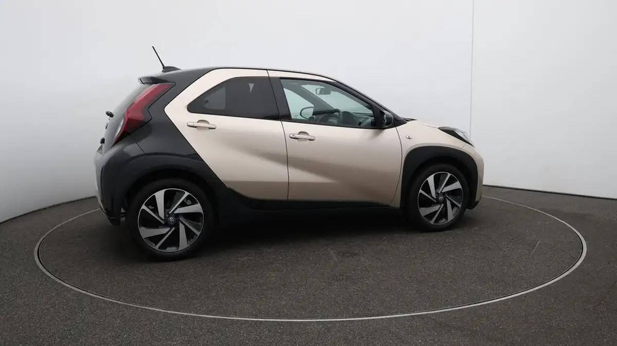 2022-toyota-aygo-x-10-vvt-i-edge-cvt-big-48