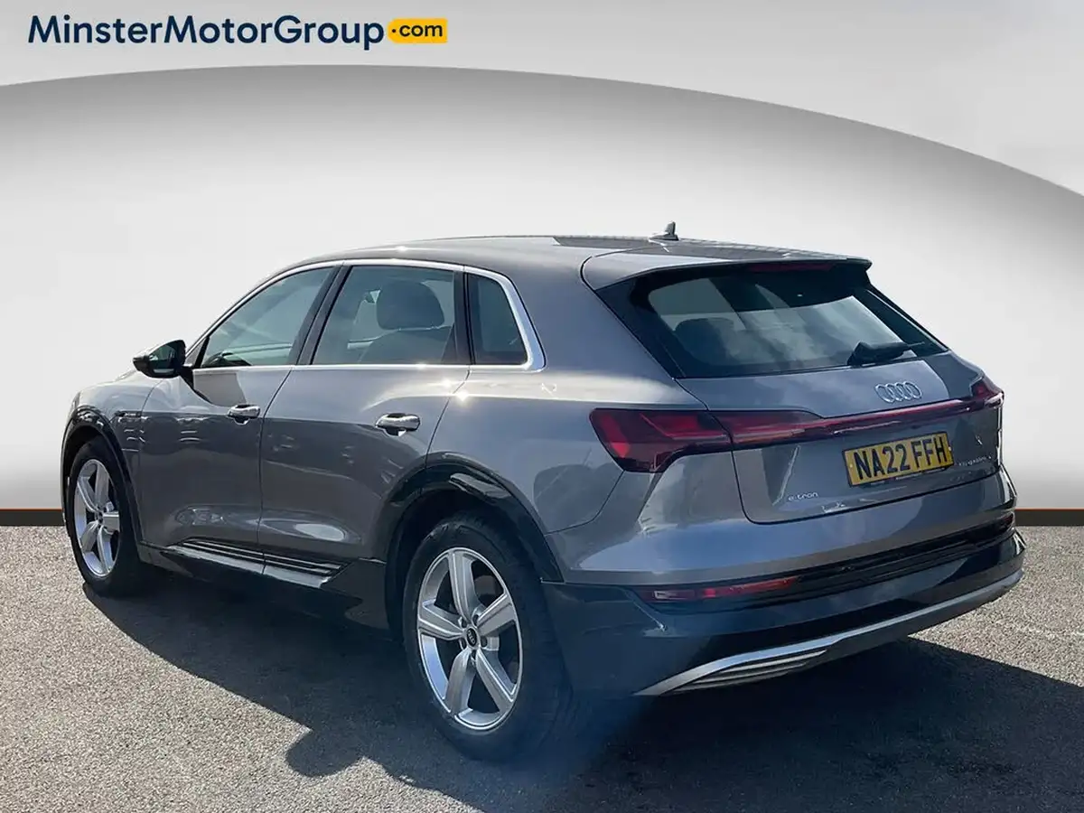 2022-audi-e-tron-55e-technik-station-wagon-big-3