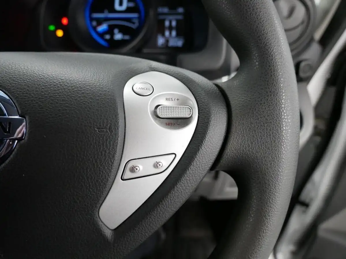 2021-nissan-env200-e-tekna-rapid-panel-van-big-34