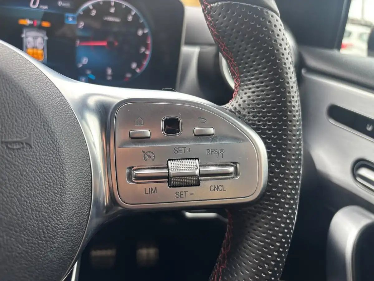 2019-mercedes-benz-a-class-13-a200-amg-line-premium-plus-hatchback-5d-big-19