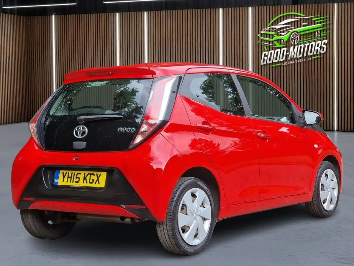 2015-toyota-aygo-10-vvt-i-x-play-5d-big-12